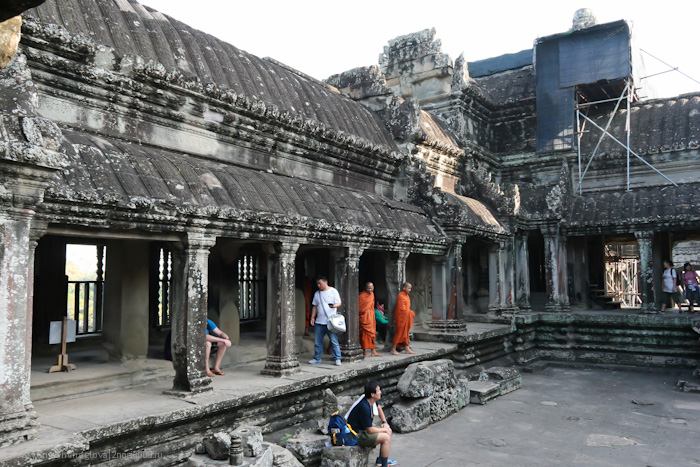 Внутри главного храма