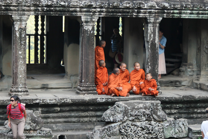 Монахи в Ангкор Ват