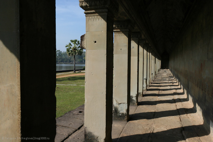 Галерея первой стены Ангкора